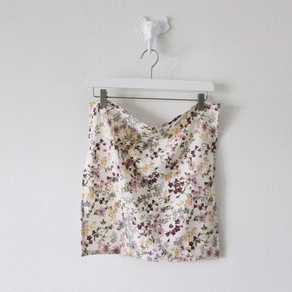 NWT Handmade Floral 18” x 18” Scarf L1047